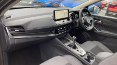 Nissan Qashqai 1.3 DiG-T MH N-Connecta [Glass Roof] 5dr Petrol Hatchback